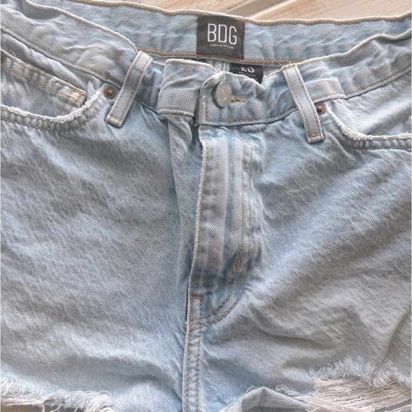 BDG High Rise Girlfriend Denim Shorts - Picture 5 of 5